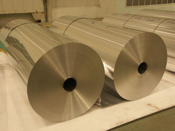 China Tamaño modificado para requisitos particulares hoja industrial del papel de aluminio del envase de comida del rollo enorme de 8011 hogares proveedor