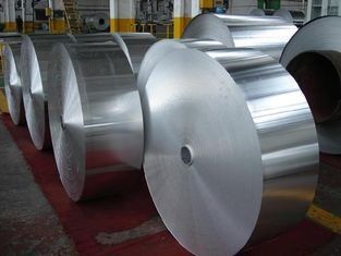 China Acción hidrofílica echada 8006 laminaciones en caliente del rollo del papel de aluminio para la fuerza Hola-Extensible de los congeladores suaves proveedor