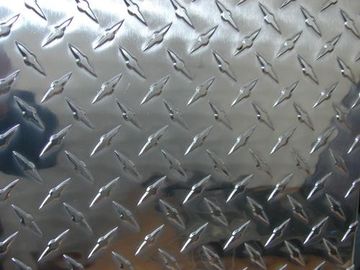 China Placa a cuadros de aluminio limpia plana profesional, placas de la pisada del Al con 1100 3003 5052 proveedor