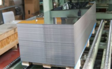 China Hoja de aluminio fina pulida escudo térmico por la colada continua 1100 1050 1060 3003 5052 6061 proveedor